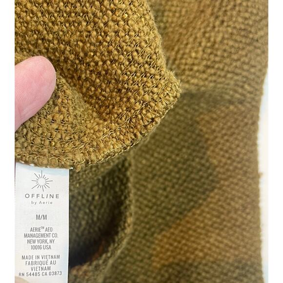 Offline by Aerie Mock Neck pull over sweater Size Medium - Picture 5 of 6